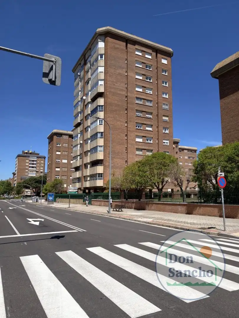 Vista exterior de Piso en venta en Valladolid con Calefacción, Terraza y Trastero