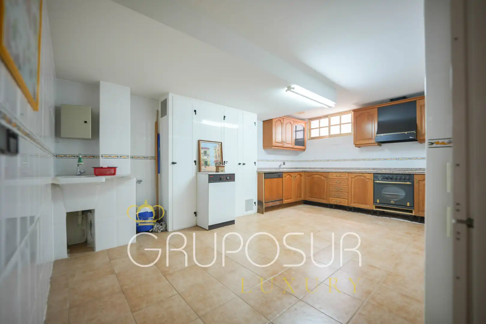 Cuina de Casa adosada en venda en Laguna de Duero amb Calefacció, Jardí privat i Parquet