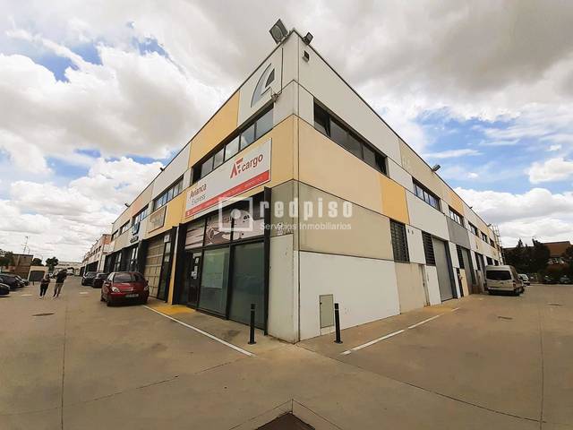 Local comercial en Alquiler en de las Américas en Barrio de la Estación