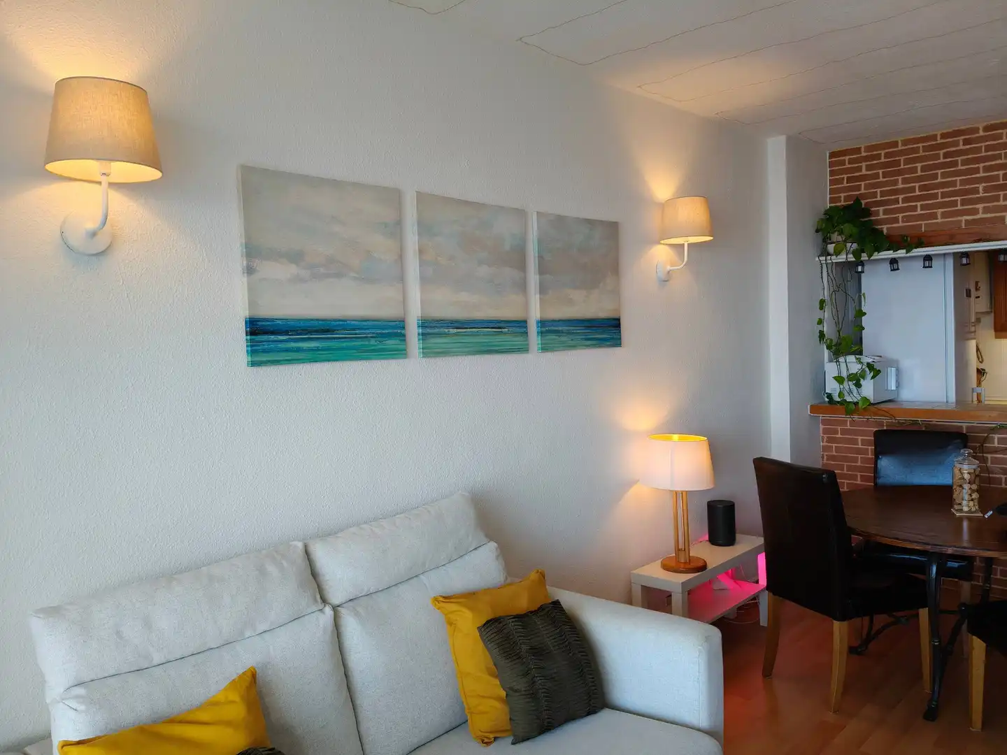 Sala d'estar de Apartament en venda en La Matanza de Acentejo amb Moblat, Balcó i Piscina comunitària