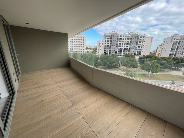 Balcony of Flat for sale in Alicante / Alacant  with Air Conditioner, Heating and Private garden
