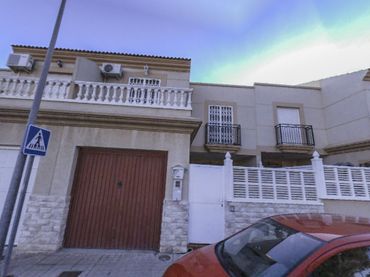 Piso en venta en Calle Platon 50