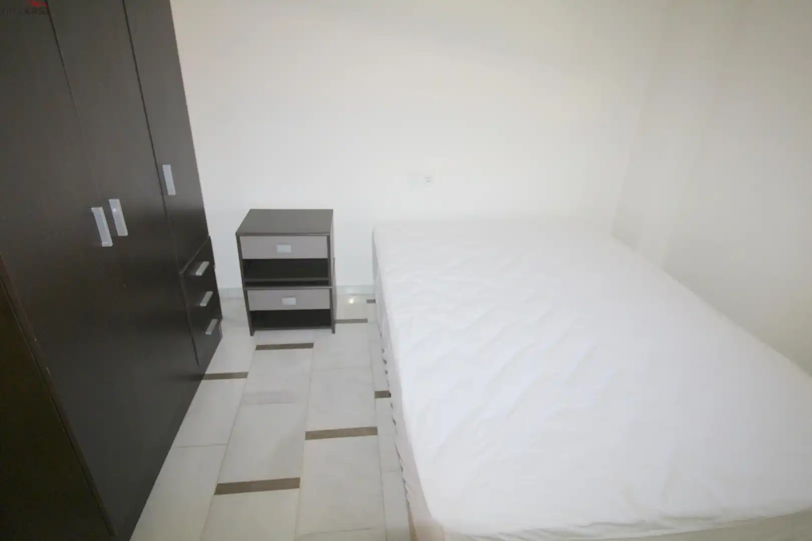 Habitación de Piso de alquiler en Armilla con Aire acondicionado, Jardín privado y Amueblado