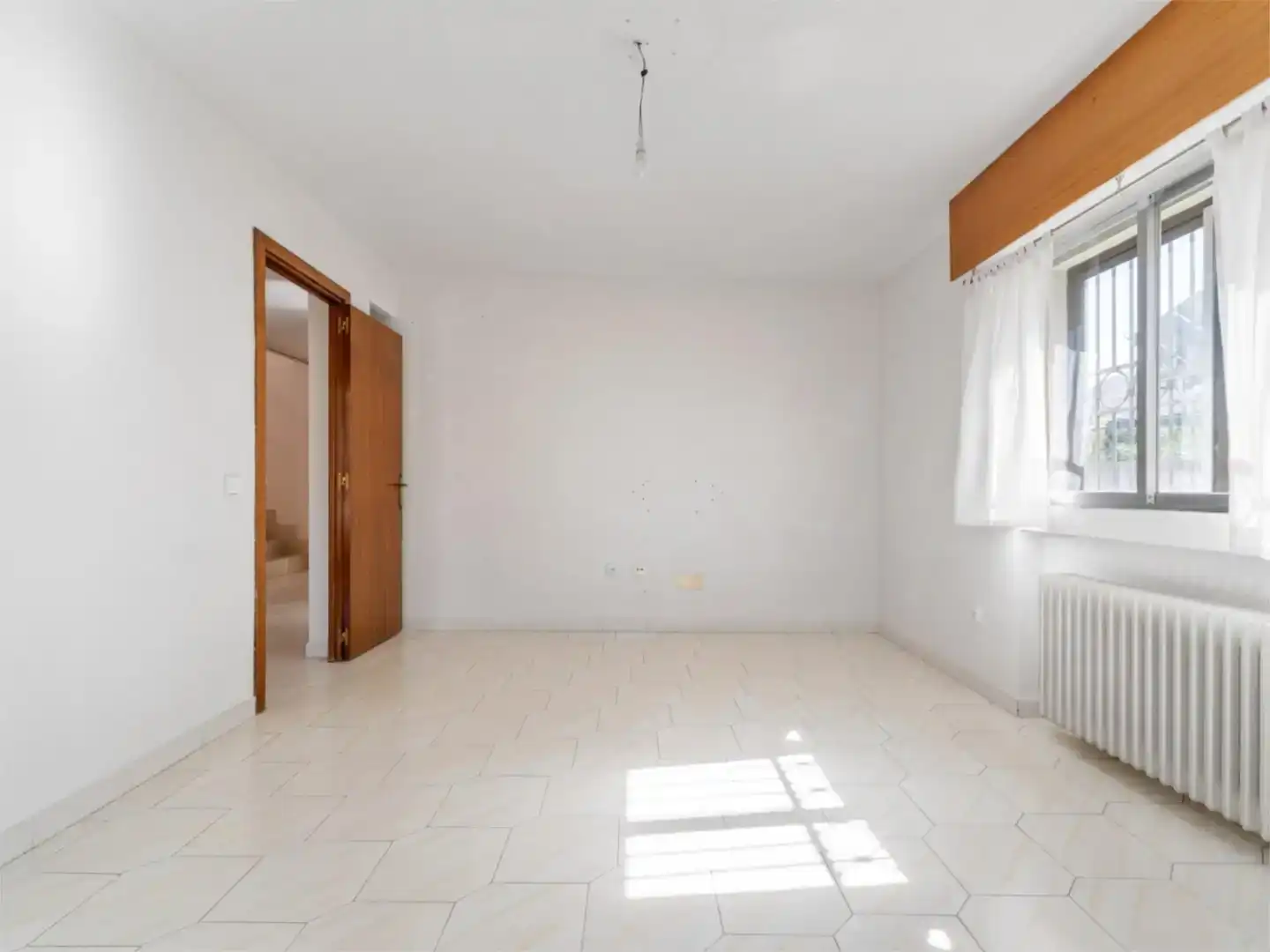 Habitación de Piso en venta en Alcalá de Henares con Jardín privado, Trastero y Piscina
