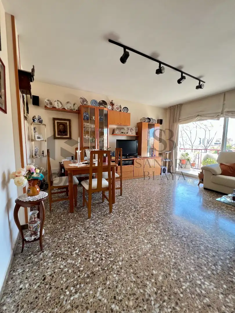 Menjador de Pis en venda en Vilanova i la Geltrú amb Aire condicionat, Calefacció i Terrassa