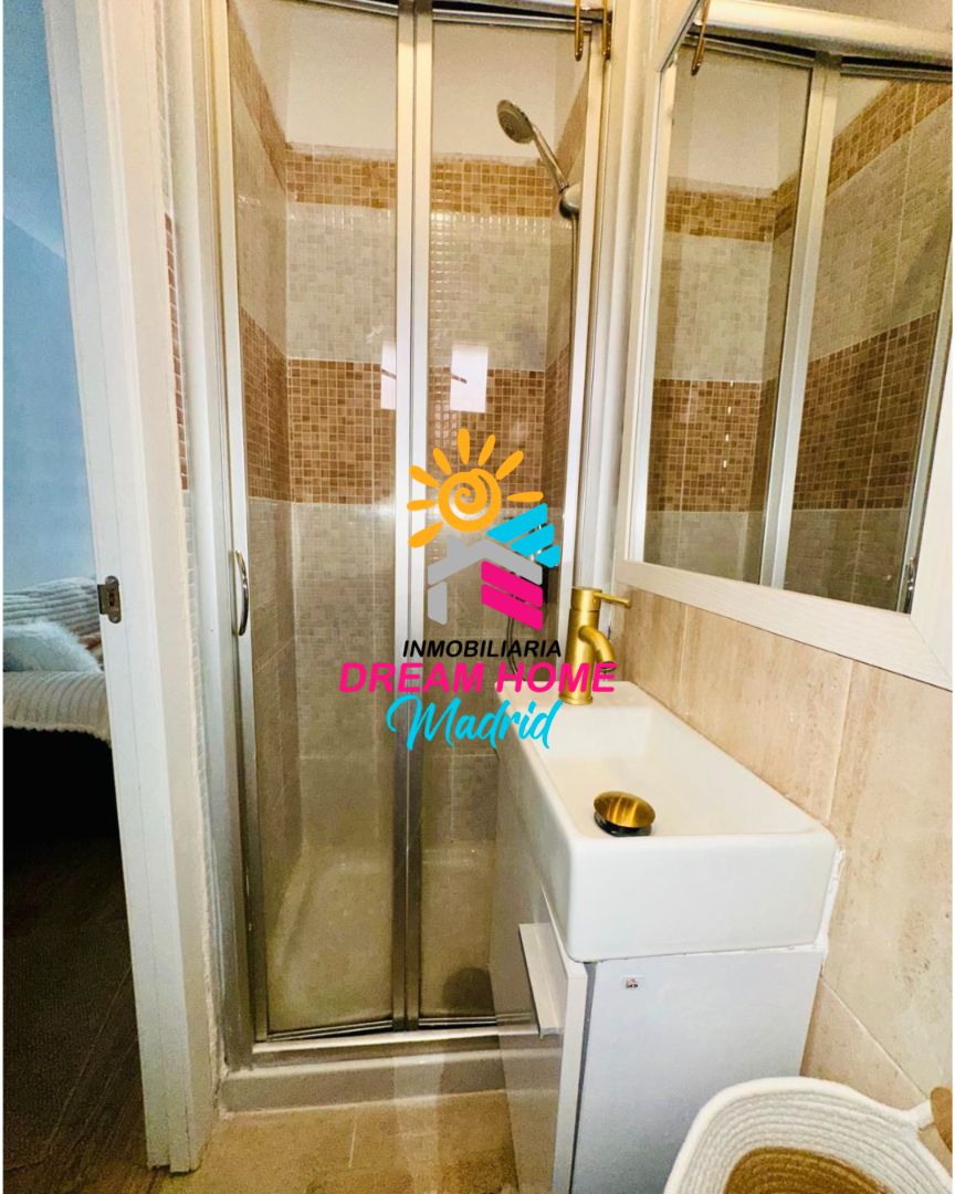 Bany de Pis en venda en  Madrid Capital amb Moblat