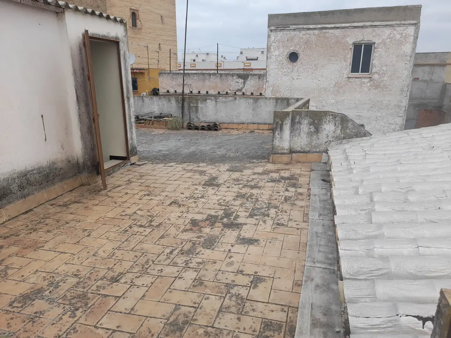 Terrassa de Casa o xalet en venda en La Algaba amb Calefacció, Moblat i Rentadora