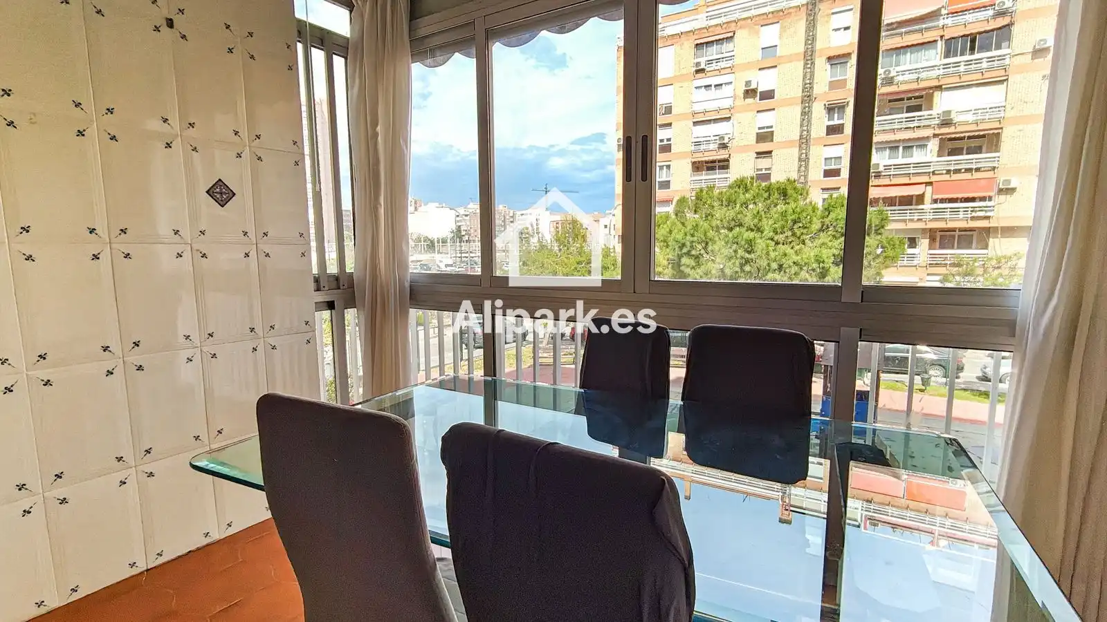 Dormitori de Pis en venda en Alicante / Alacant amb Aire condicionat, Terrassa i Piscina