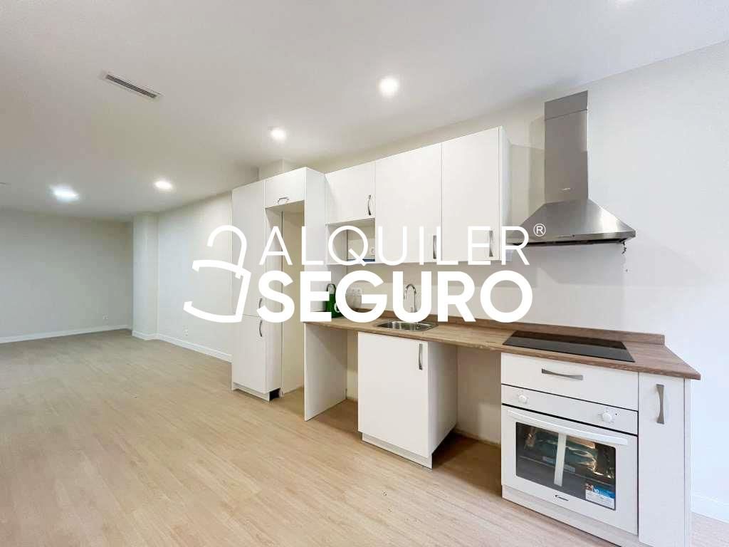 Kitchen of Flat to rent in Alcalá de Henares  with Air Conditioner