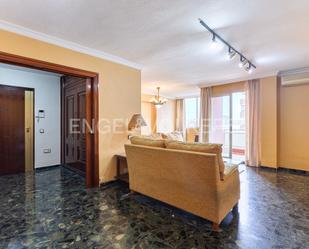 Apartment for sale in  Valencia Capital  with Air Conditioner, Heating and Balcony