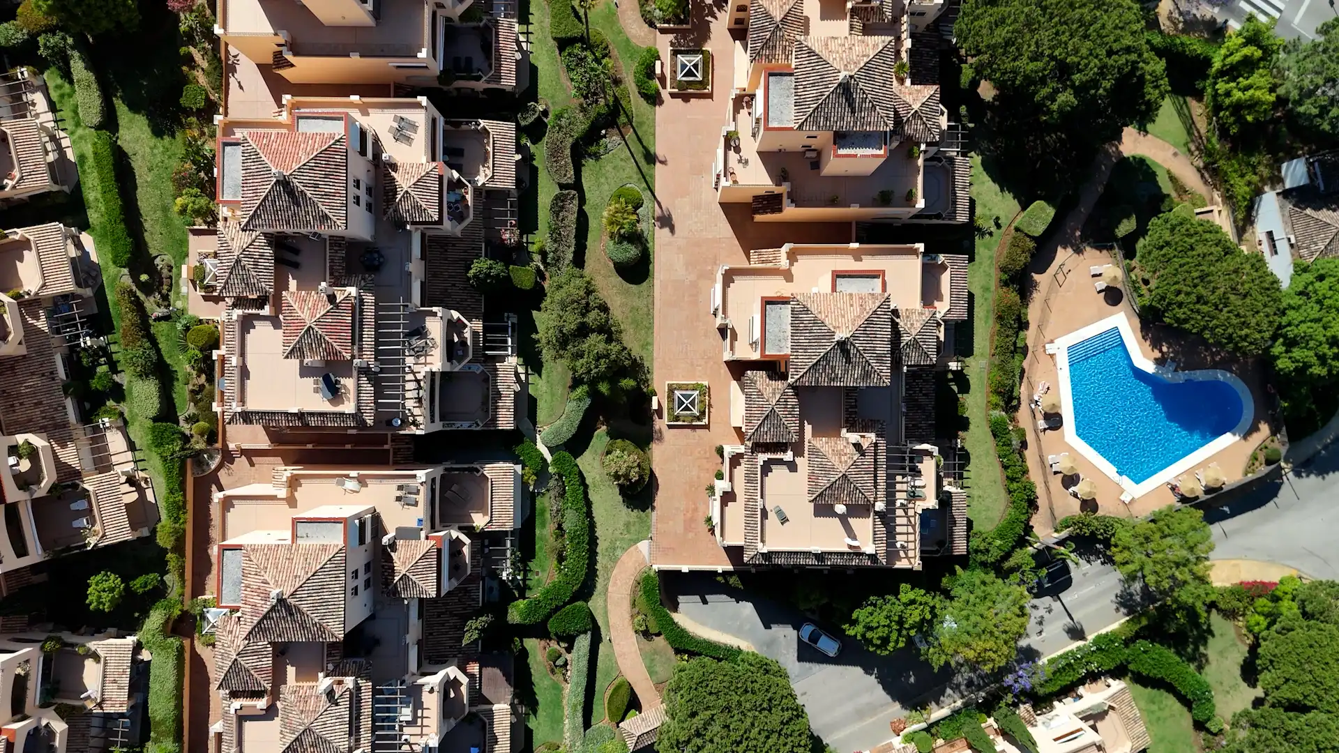 Vista exterior de Àtic en venda en Marbella amb Aire condicionat, Calefacció i Terrassa