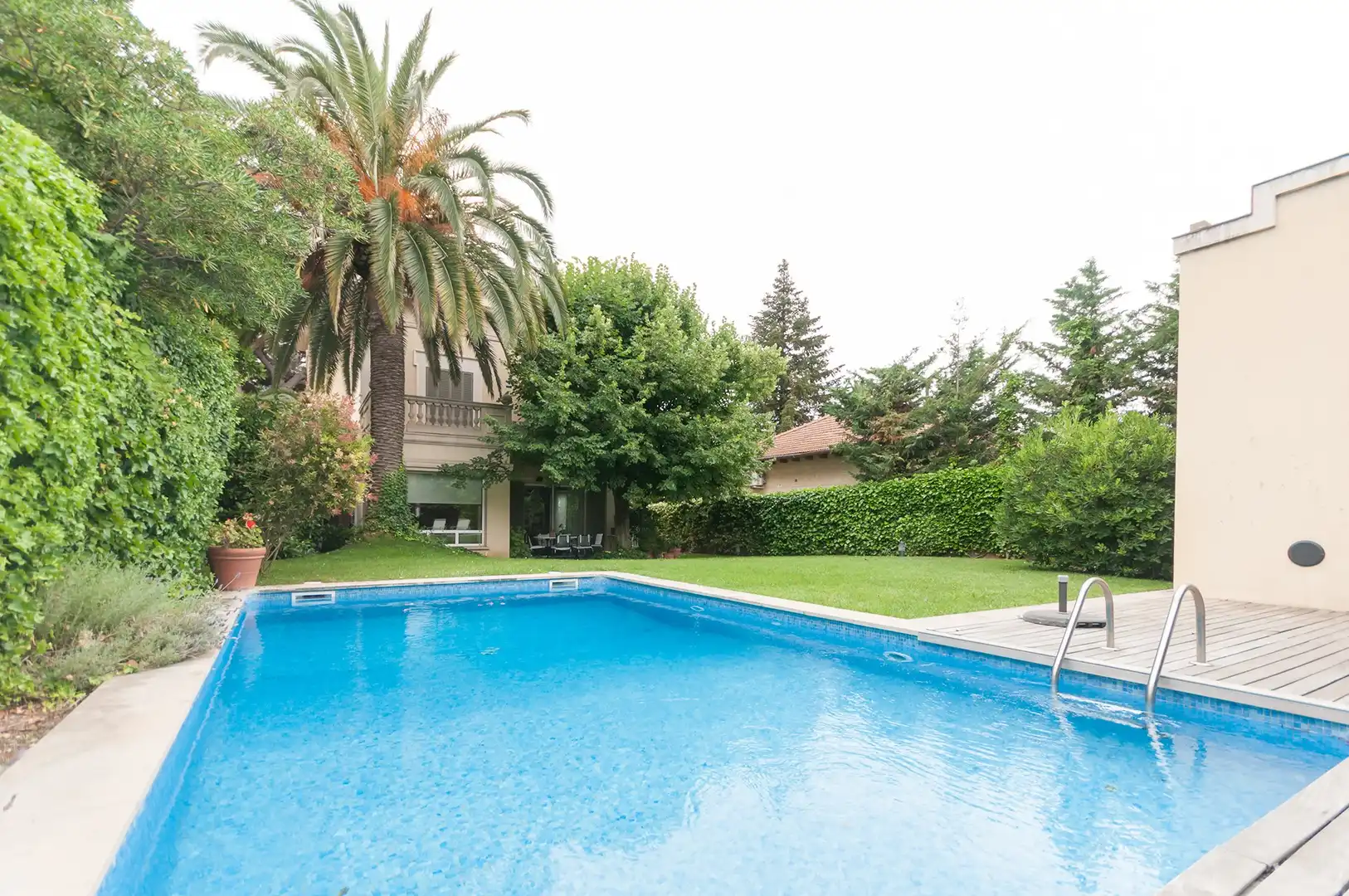 Swimming pool of Houses for rent in Sant Just Desvern  with Air Conditioner, Heating and Terrace