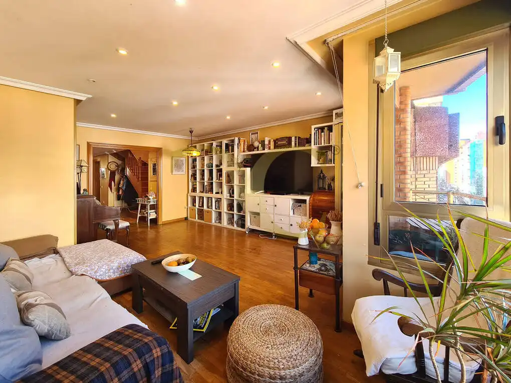 Sala de estar de Dúplex en venta en Gijón  con Calefacción y Terraza