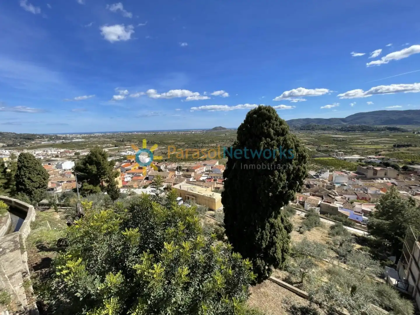 Houses for sale in Ador  with Air Conditioner, Private garden and Terrace