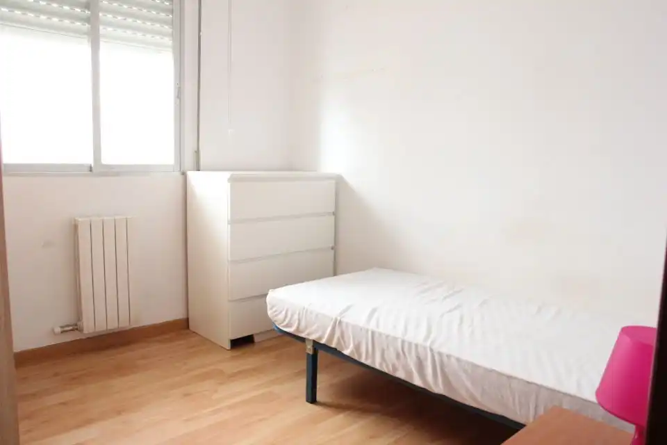 Schlafzimmer von Wohnung zur Miete in Huesca mit Heizung