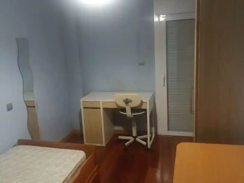 Habitación de Piso para compartir en Huesca con Aire acondicionado, Parquet y Amueblado