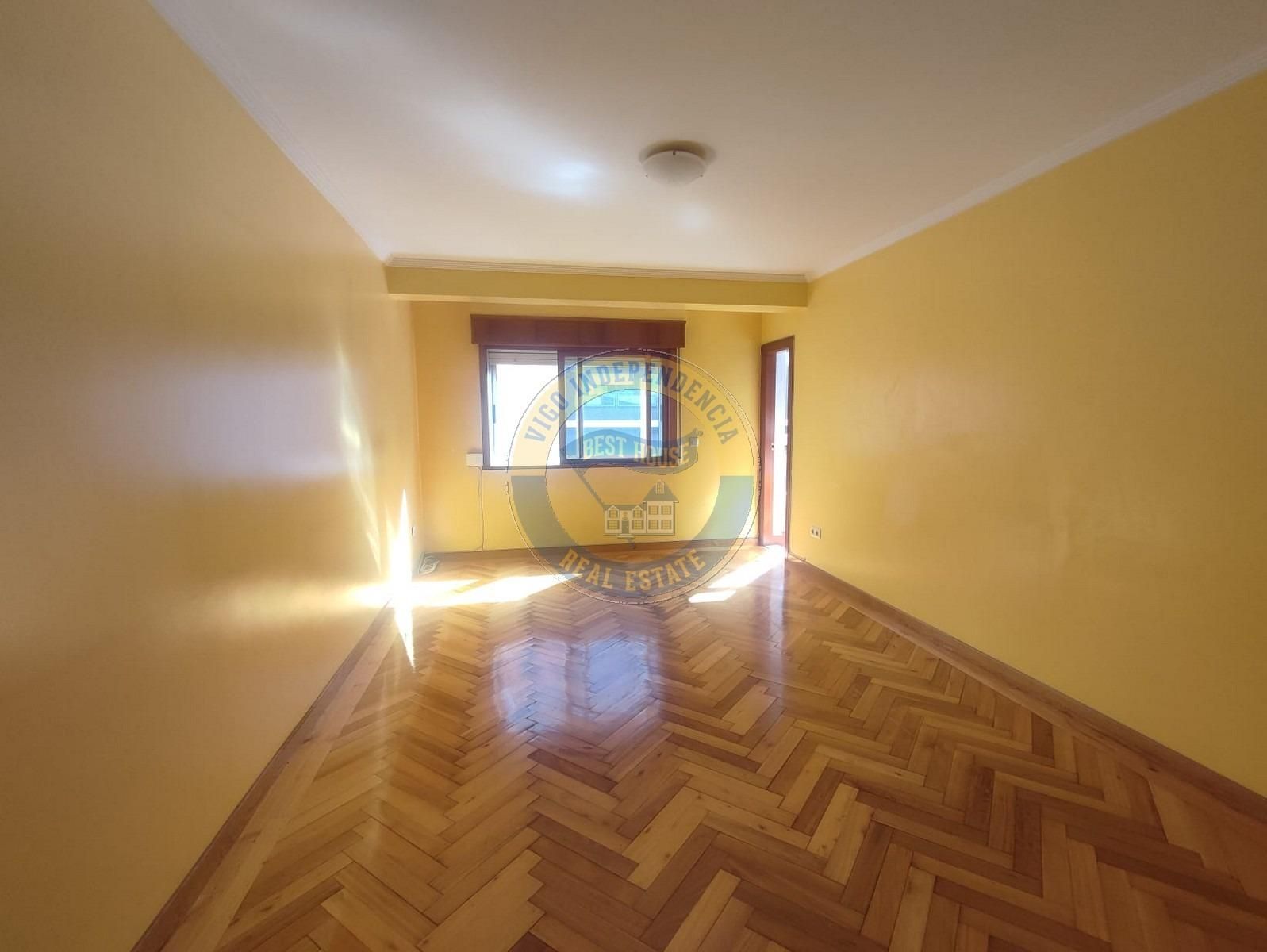 Flat for sale in  MENENDEZ PELAYO, Camelias - Pi y Margall