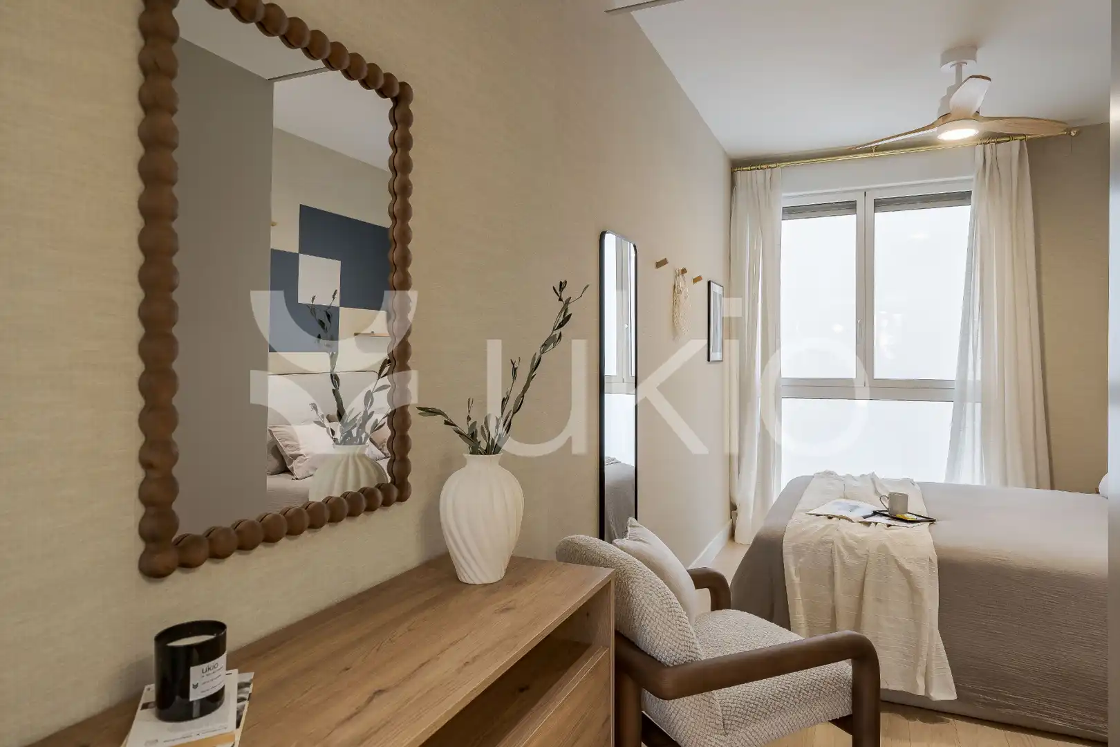 Dormitori de Apartament de lloguer en Madrid amb Calefacció, Moblat i Forn