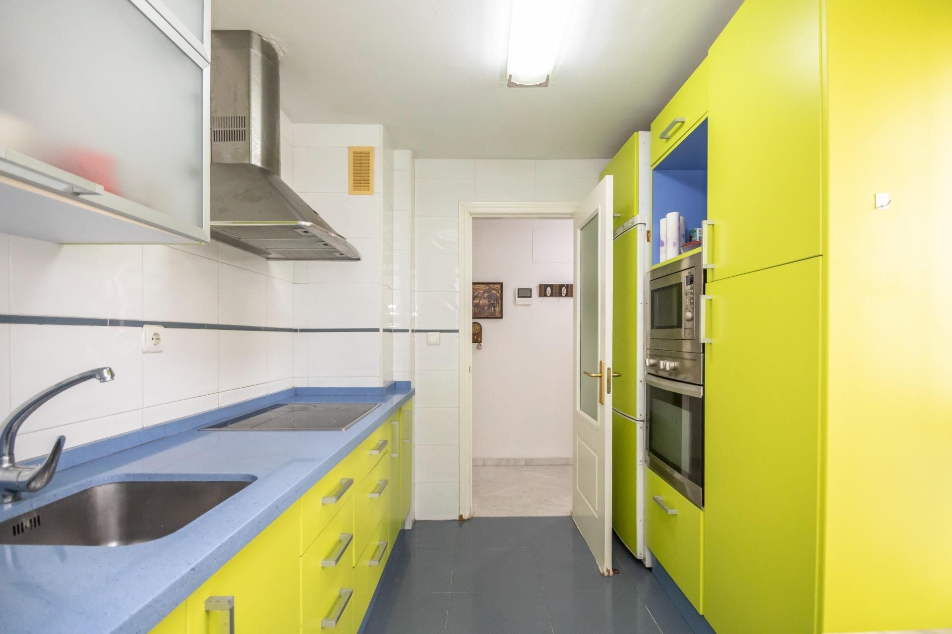 Cuina de Pis en venda en  Sevilla Capital amb Aire condicionat