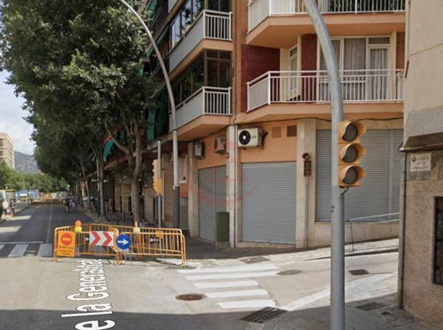 Local comercial en Alquiler en Pau Claris en El Raval