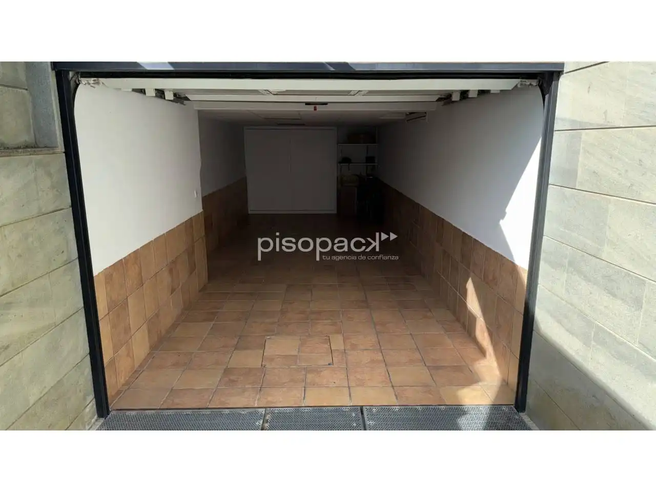 Aparcament de Casa o xalet en venda en Tafalla amb Aire condicionat, Calefacció i Jardí privat