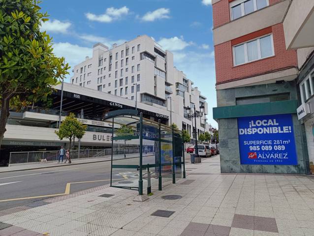 Local comercial en Venta en Oviedo - CL VICTOR CHAVARRI, 21 en Salesas - Foncalada - Campoamor