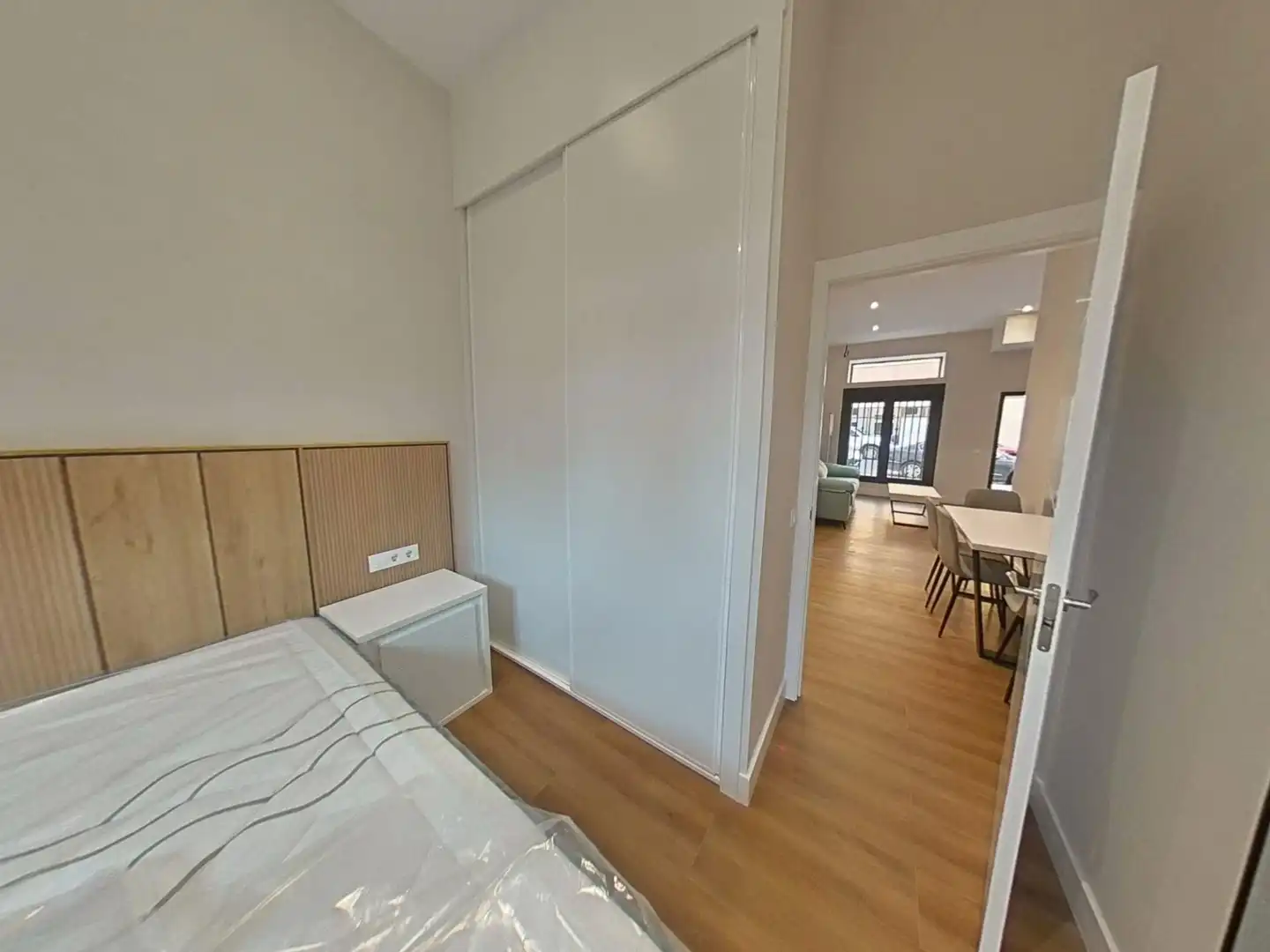 Dormitori de Apartament de lloguer en Córdoba amb Aire condicionat i Parquet