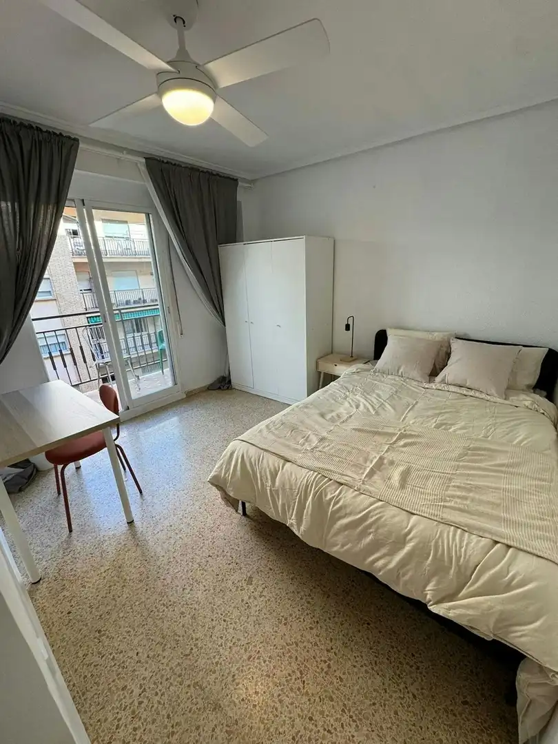 Habitación de Piso para compartir en Valencia con Lavadora
