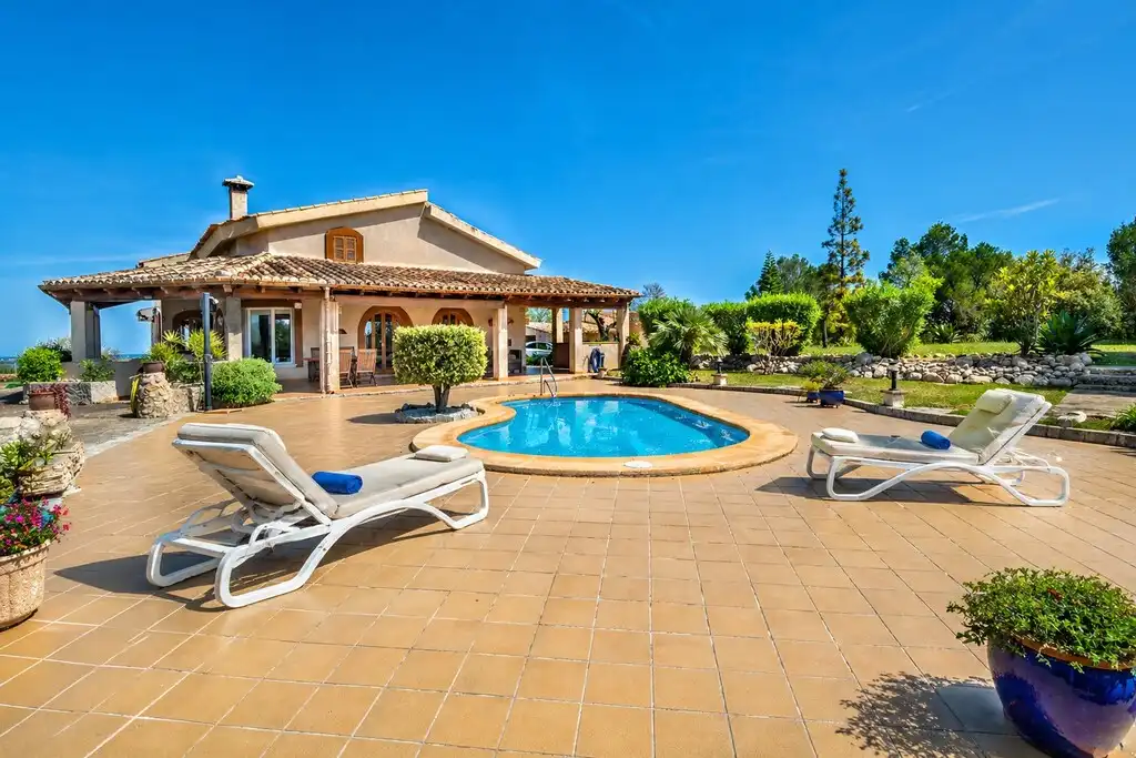 Piscina de Finca rústica en venta en Campanet con Aire acondicionado, Jardín privado y Terraza