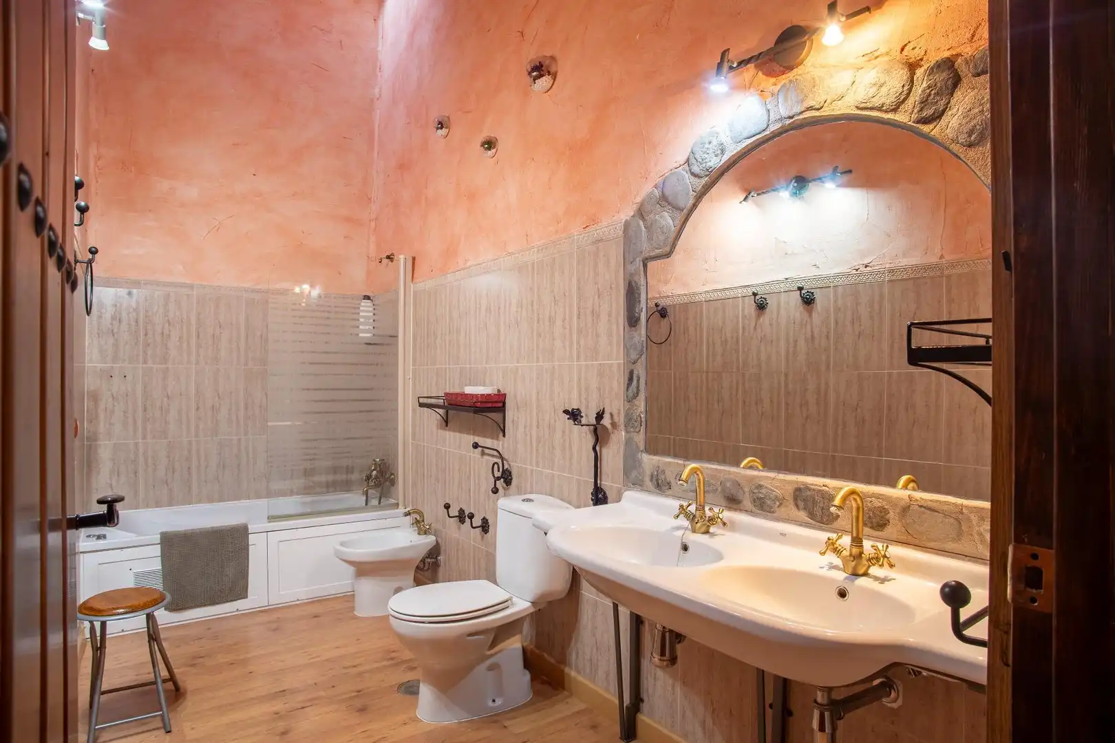 Baño de Edificio en venta en Benatae