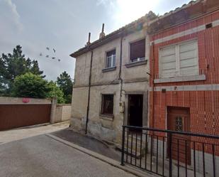 Vista exterior de Casa adosada en venda en Noreña