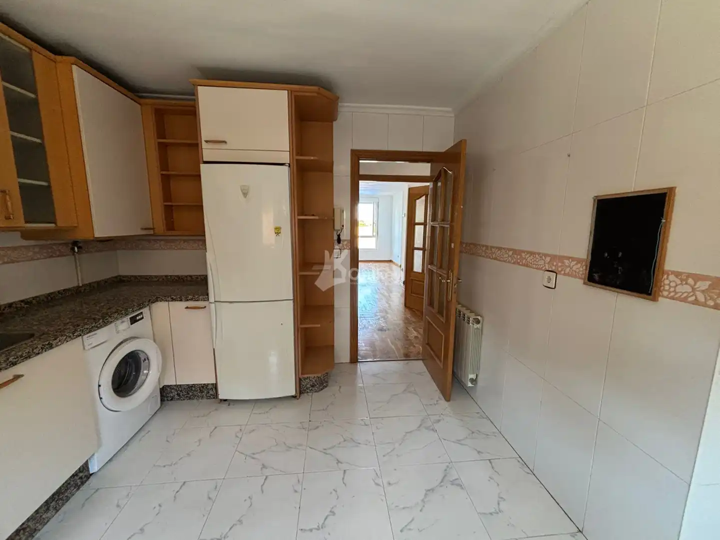 Kitchen of Houses for sale in Onzonilla  with Heating, Parquet flooring and Swimming Pool