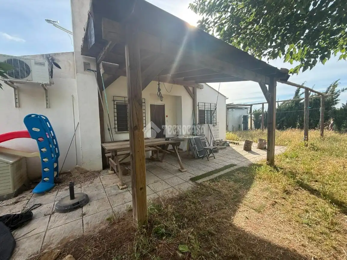 Finca rústica en venta en Arahal con Calefacción y Piscina