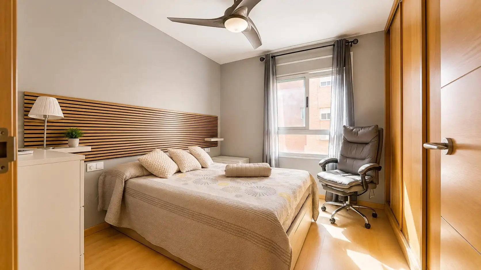 Habitación de Piso en venta en Almería con Aire acondicionado