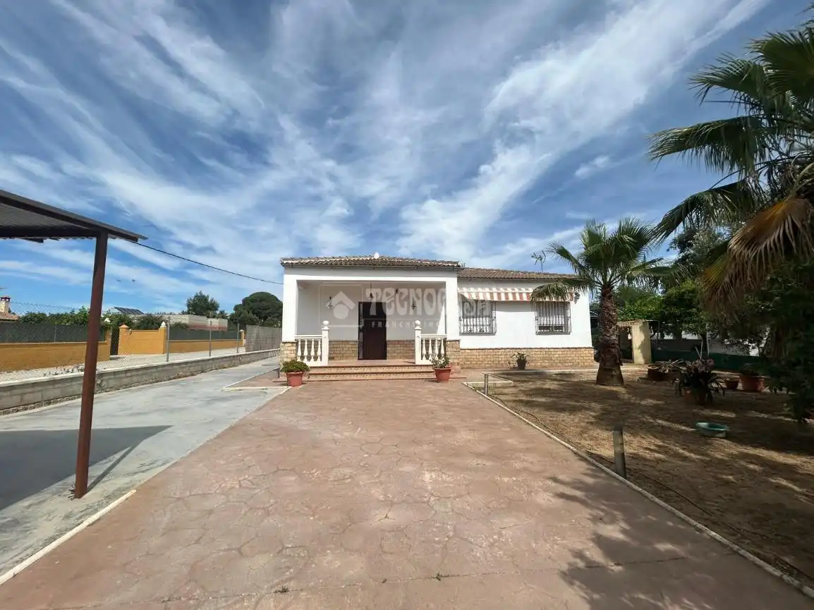 Vista exterior de Finca rústica en venta en Arahal con Aire acondicionado, Calefacción y Jardín privado