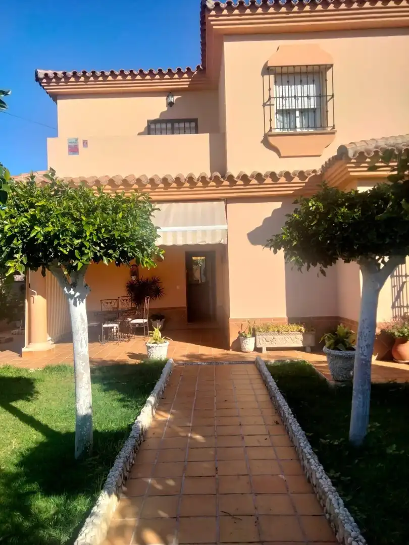 Jardín de Casa o chalet en venta en Chiclana de la Frontera con Aire acondicionado, Jardín privado y Trastero