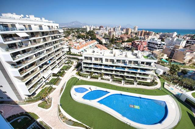 Piso en Venta en Calle  Violoncellista Perelló en PAU 5