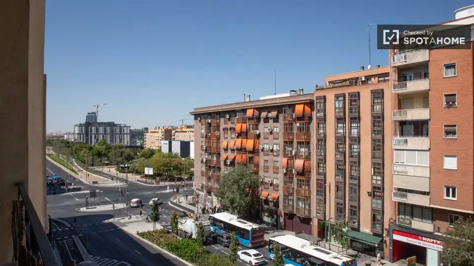 Exterior view of Flat for rent in Madrid  with Air Conditioner, Heating and Furnished