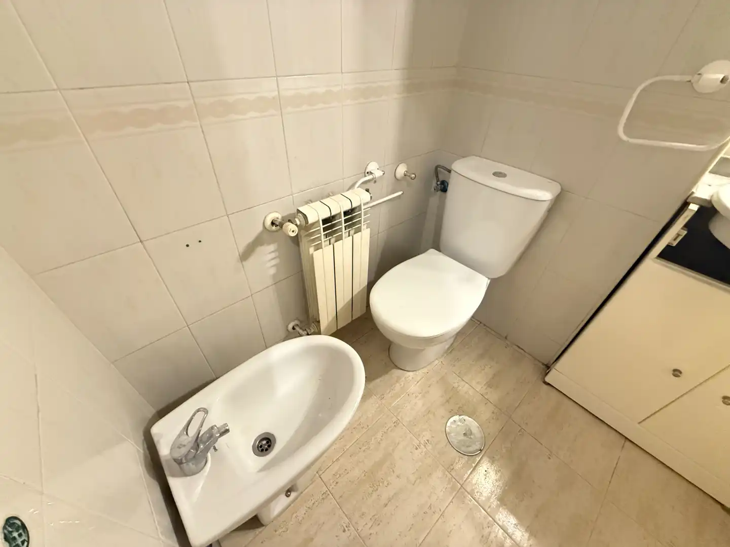 Bathroom of Flat for sale in Madrid  with Air Conditioner, Heating and Storage room