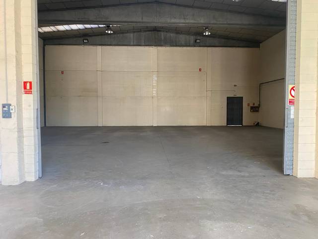 Nave industrial en Alquiler en Centre