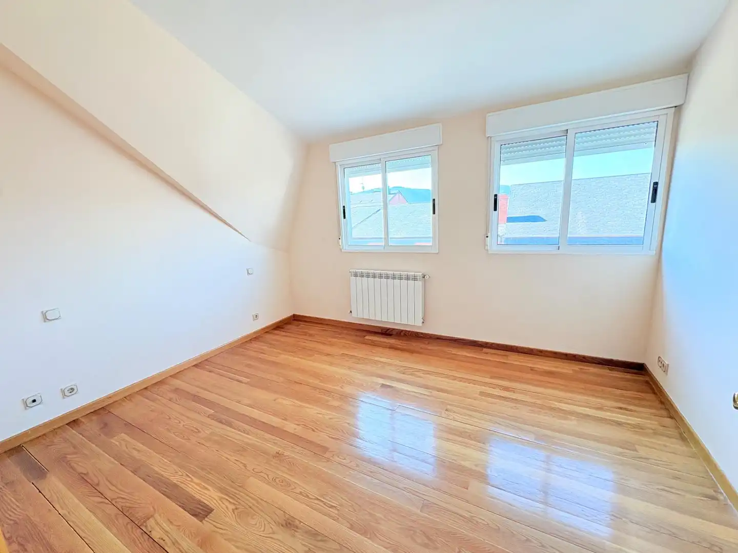 Habitación de Casa o chalet en venta en Ponferrada con Calefacción, Terraza y Amueblado
