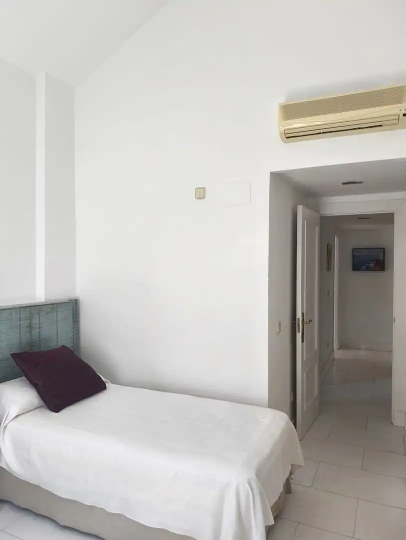 Habitación de Casa adosada de alquiler en Sotogrande con Aire acondicionado, Calefacción y Terraza