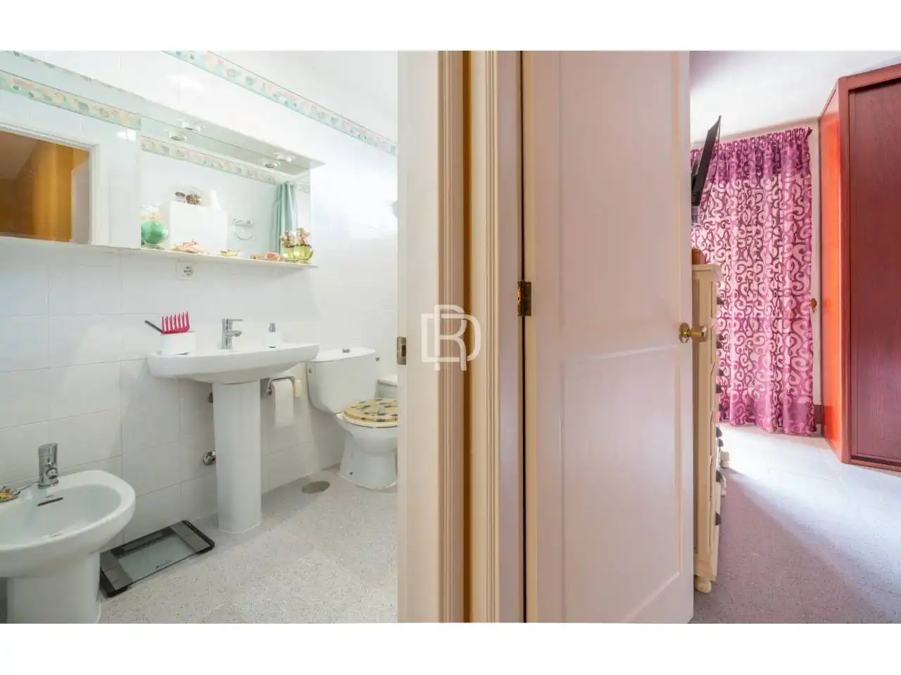 Badezimmer von Einfamilien-Reihenhaus zum Verkauf in Santa Cruz de Tenerife mit Klimaanlage, Terrasse und Möbliert