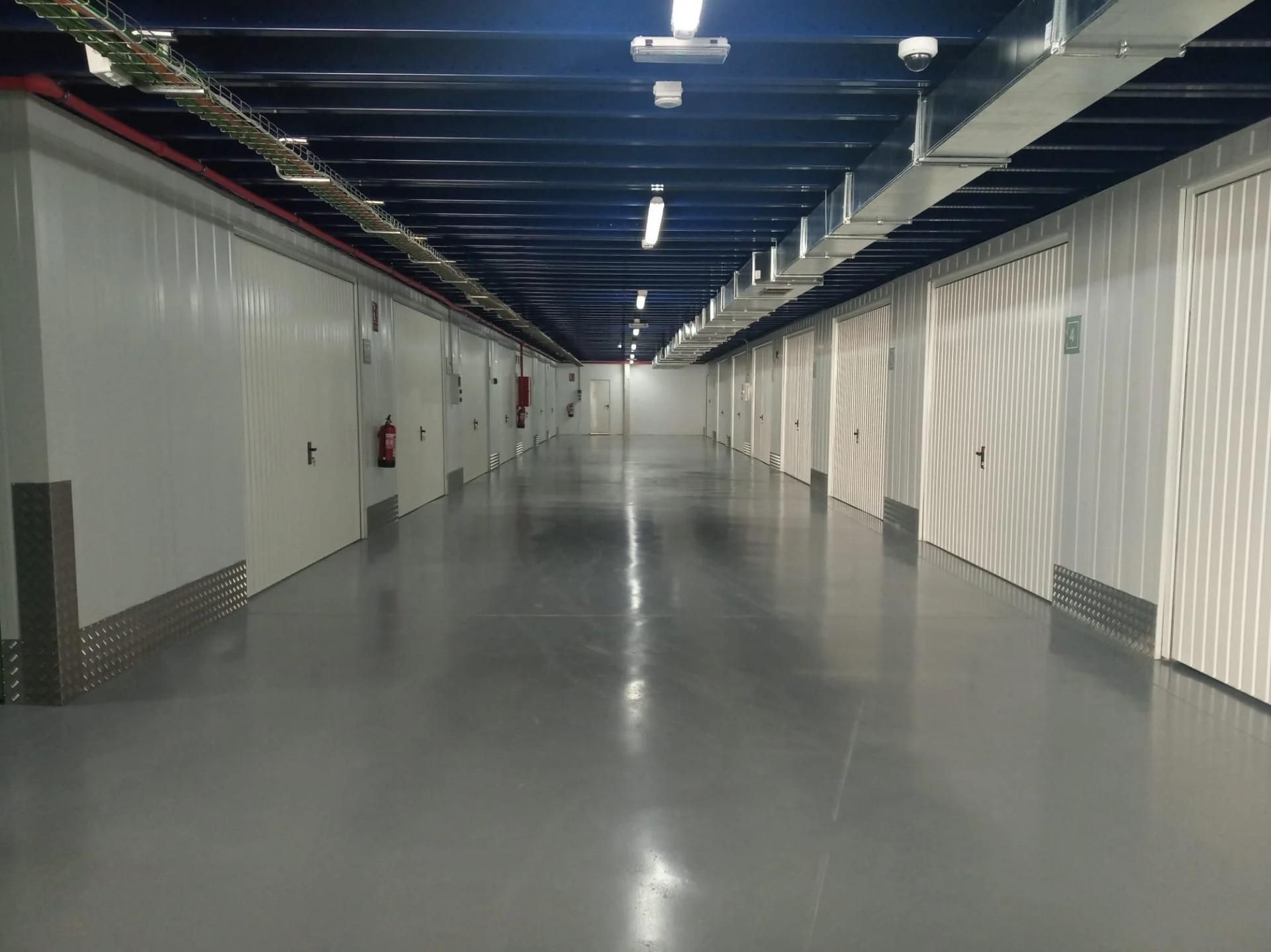 Box room for sale in  Granada Capital