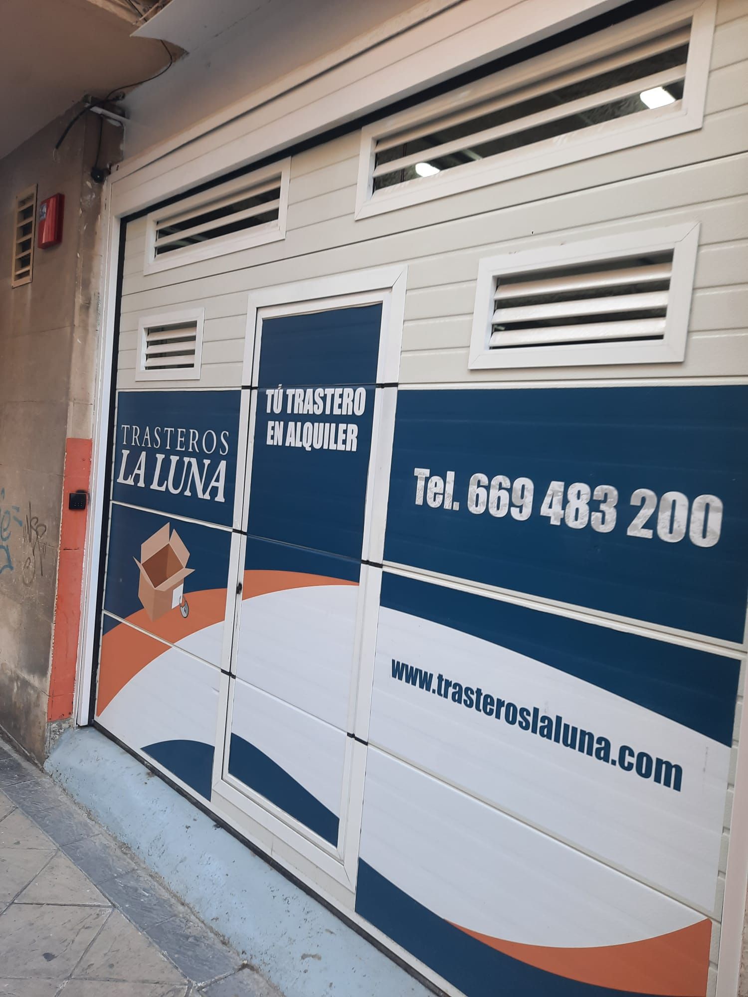 Traster de lloguer a Calle la Luna, 6, Belén - San Roque