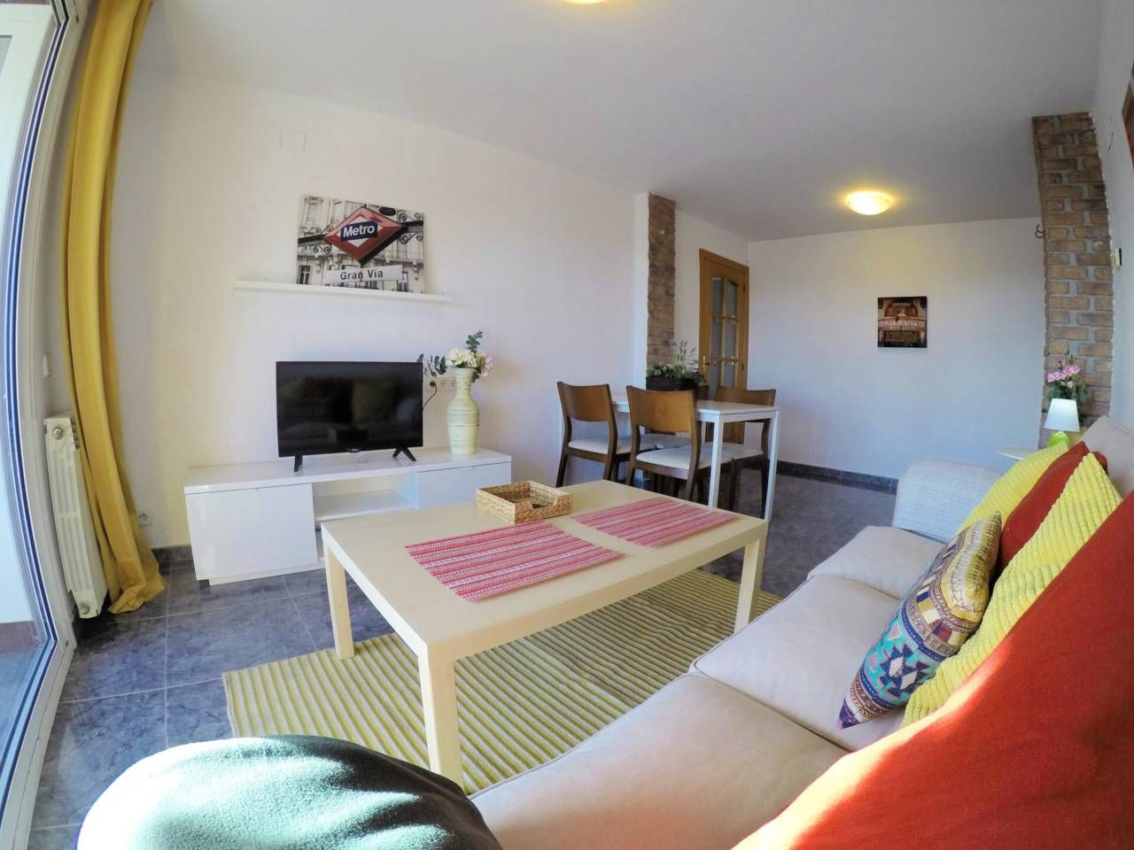 Living room of Flat for sale in L'Hospitalet de Llobregat  with Air Conditioner, Heating and Terrace
