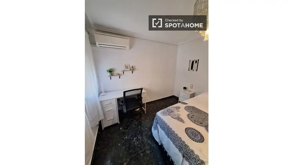 Bedroom of Flat for rent in Moncada  with Air Conditioner, Heating and Furnished