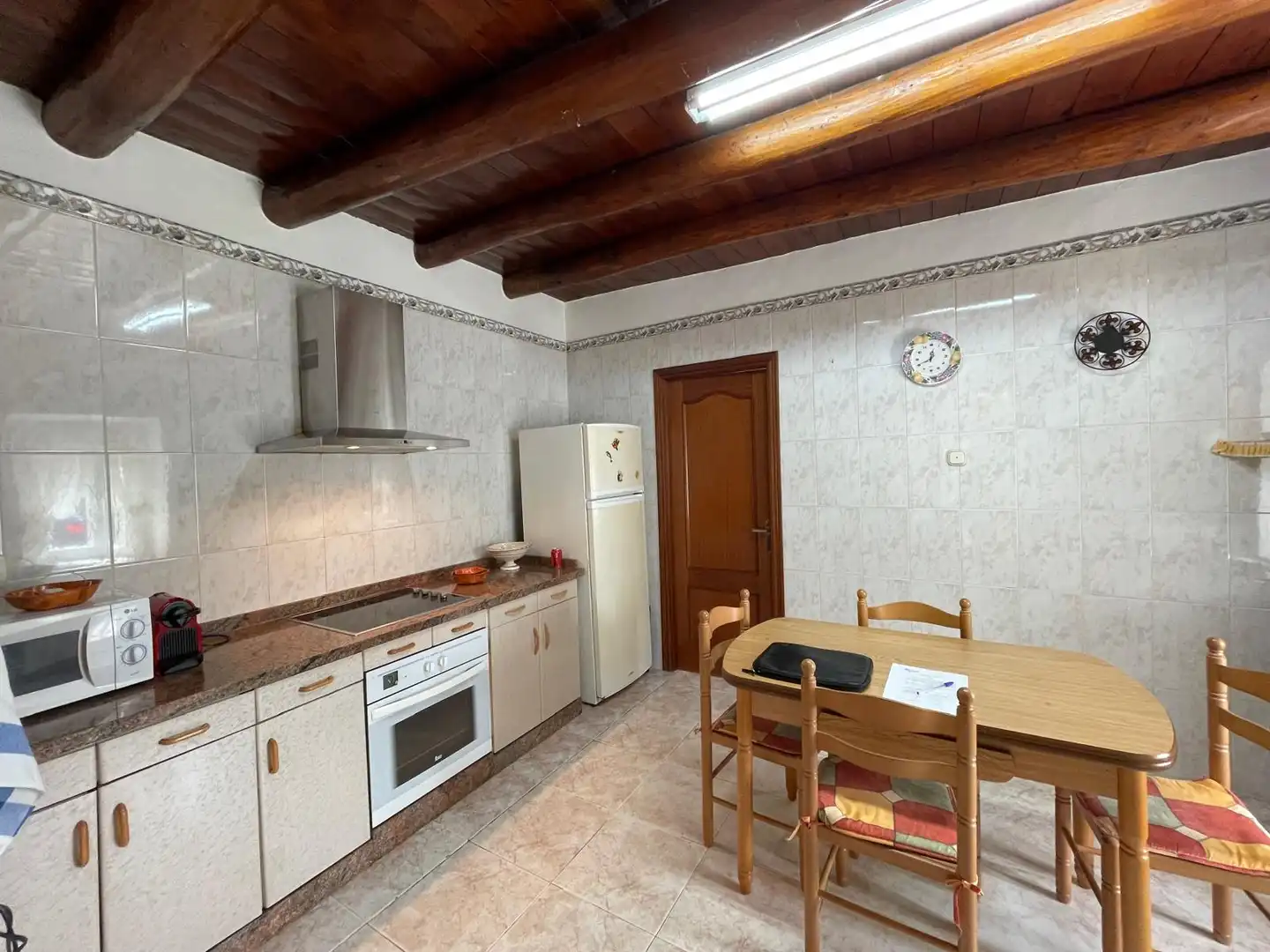 Cocina de Finca rústica en venta en Melgar de Abajo con Calefacción, Trastero y Amueblado