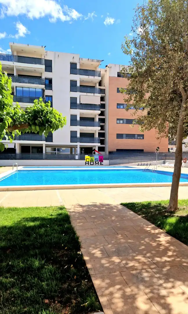 Piscina de Apartament en venda en Benicasim / Benicàssim amb Aire condicionat, Terrassa i Traster