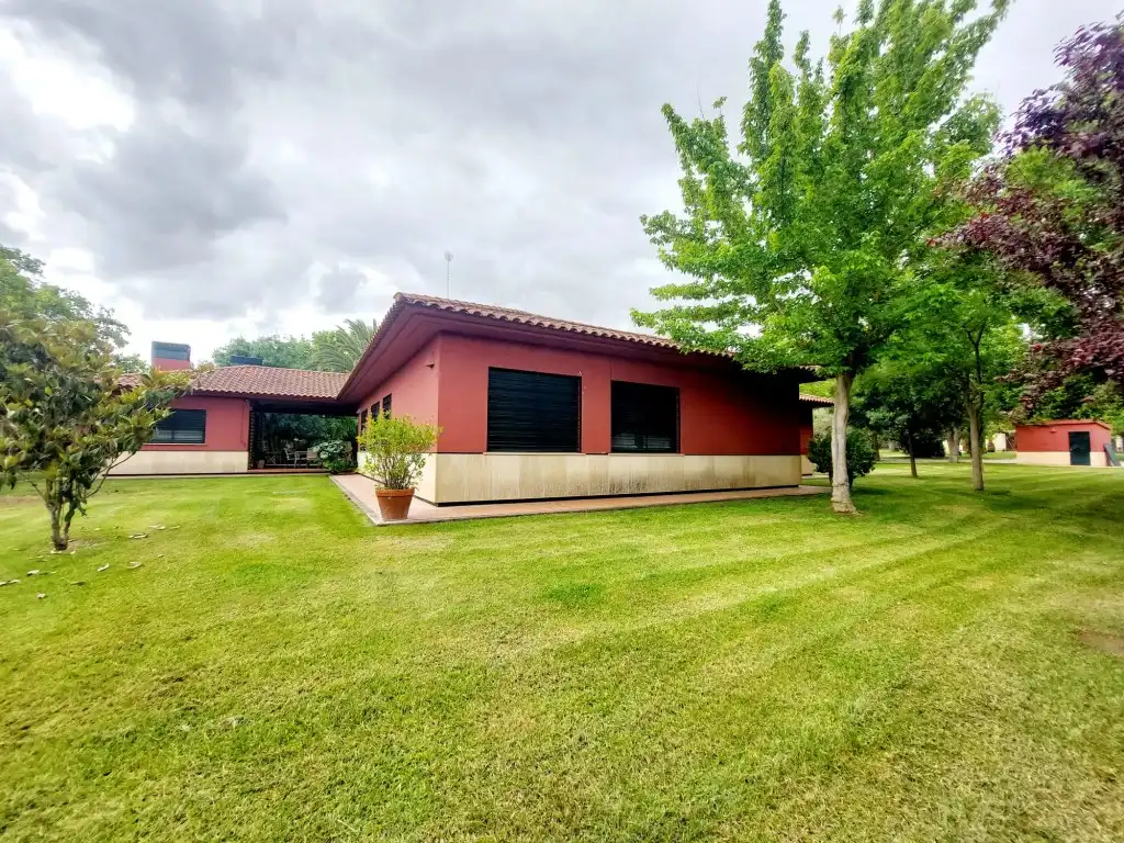 Vista exterior de Casa o xalet en venda en Badajoz